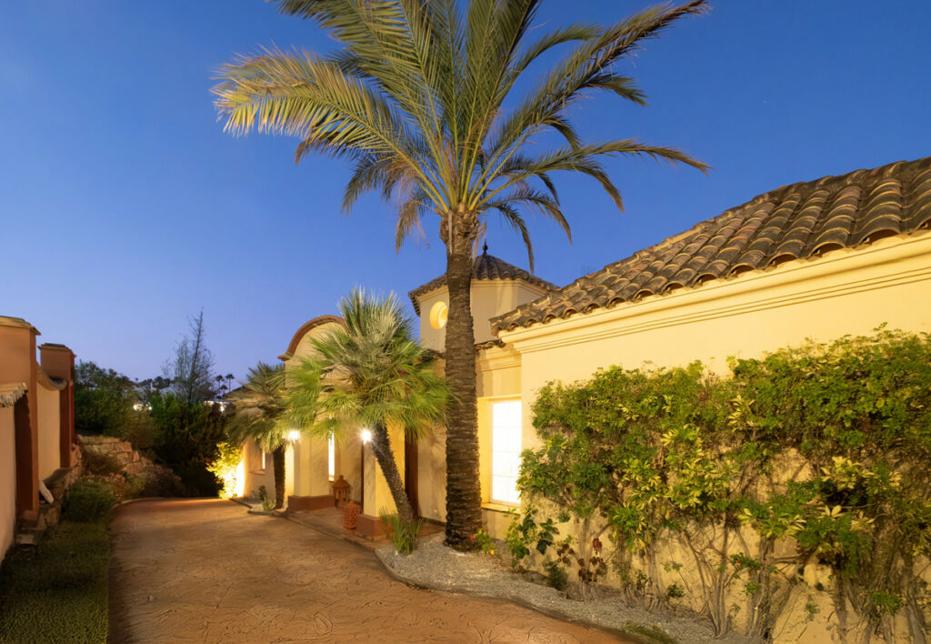 Detached Villa Benahavís Málaga - image 52
