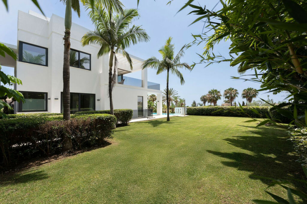 Detached Villa Nagüeles Málaga - image 52