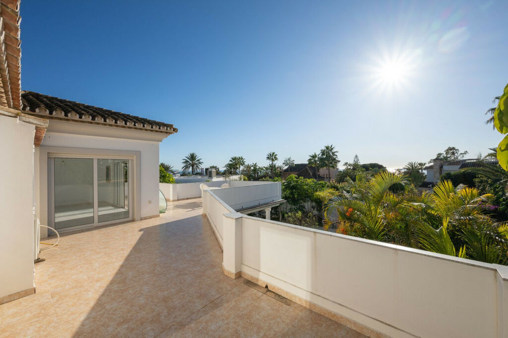 Detached Villa Marbesa Málaga - image 53