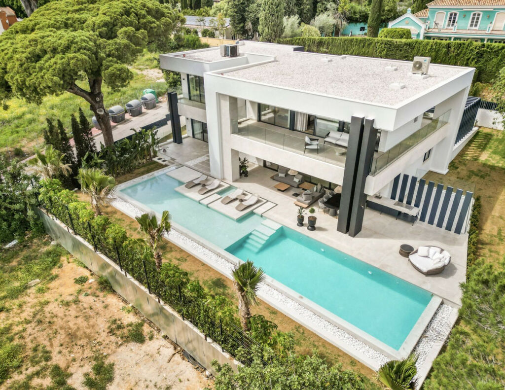 Detached Villa The Golden Mile Málaga - image 53