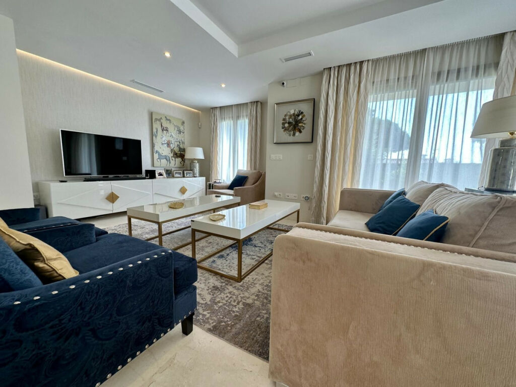 Detached Villa Marbella Málaga - image 25
