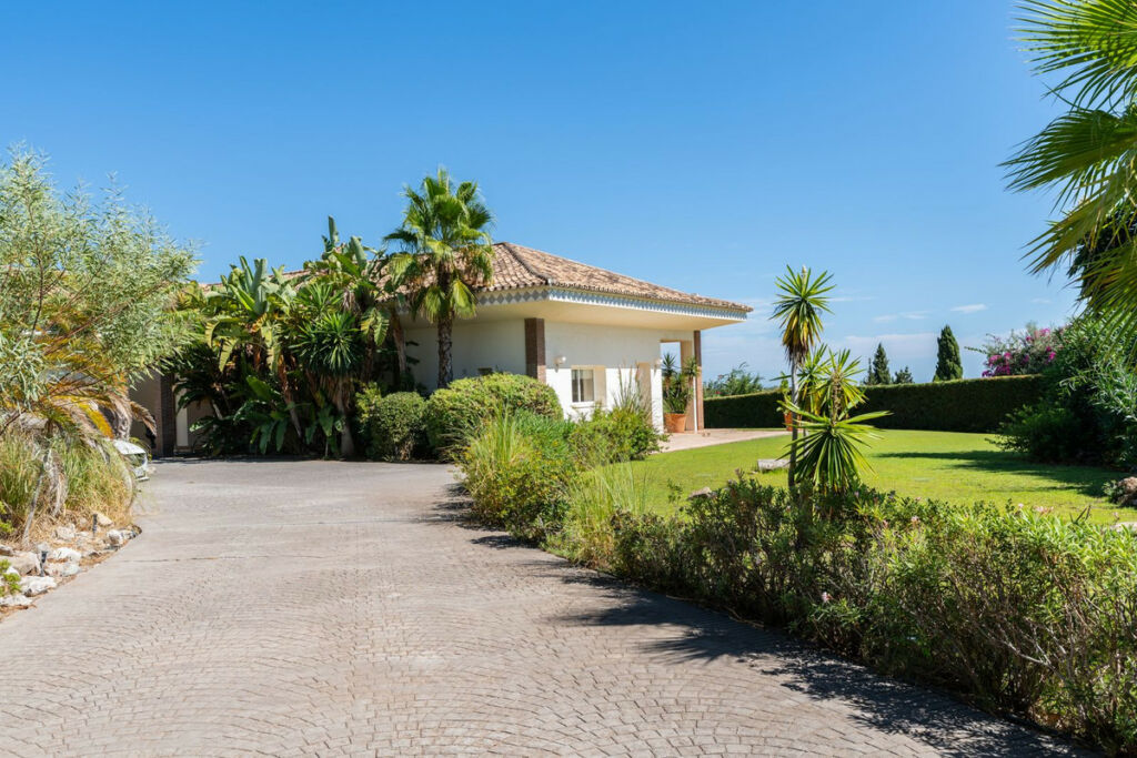 Detached Villa Benahavís Málaga - image 54