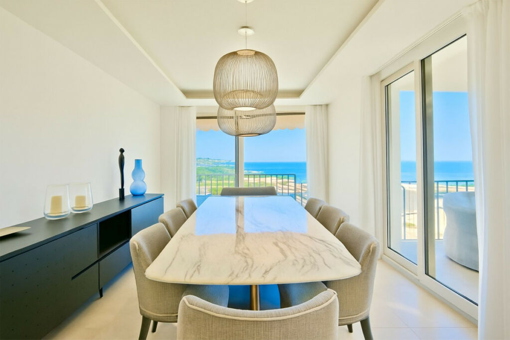 Middle Floor Apartment Puerto de Cabopino Málaga - image 4