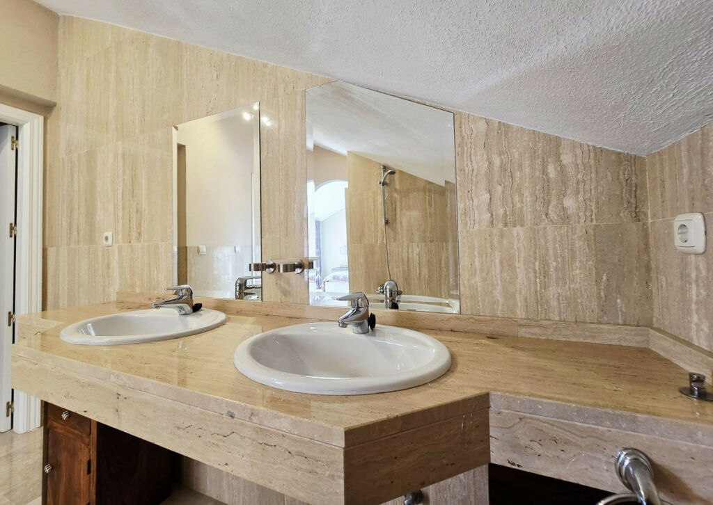 Penthouse Elviria Málaga - image 56