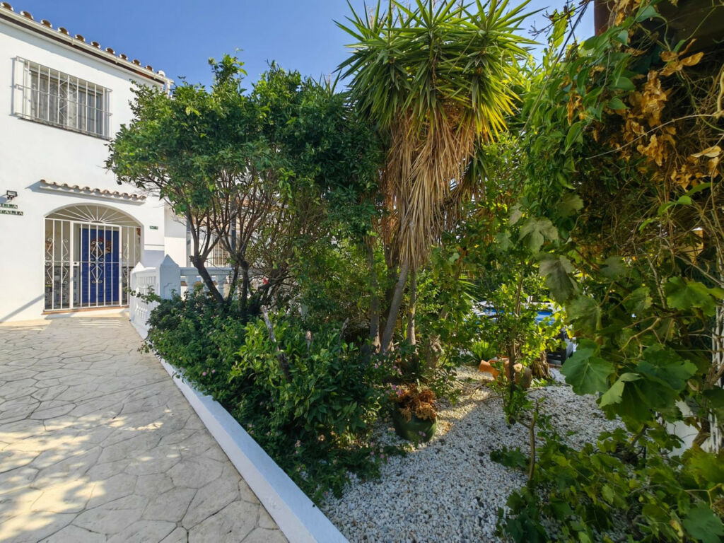 Detached Villa Estepona Málaga - image 57
