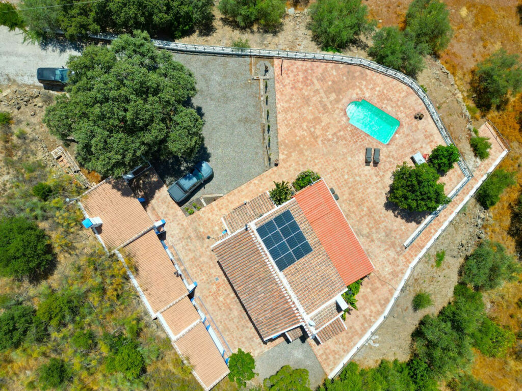 Detached Villa Riogordo Málaga - image 58