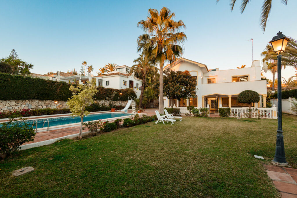 Detached Villa Las Chapas Málaga - image 58