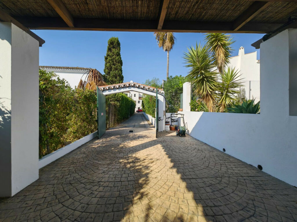Detached Villa Estepona Málaga - image 59