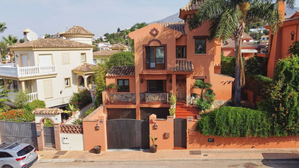 Detached Villa Sierrezuela Málaga - image 59