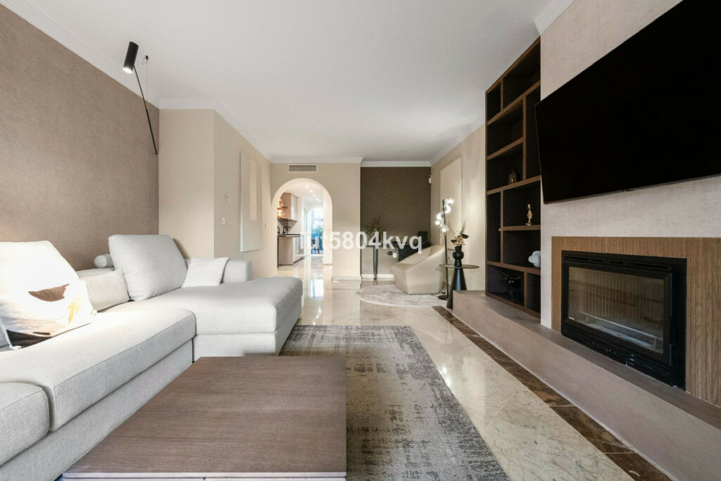 Ground Floor Apartment The Golden Mile Málaga - image 6
