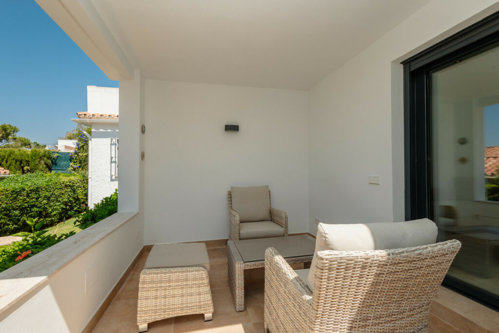 Detached Villa Costabella Málaga - image 6