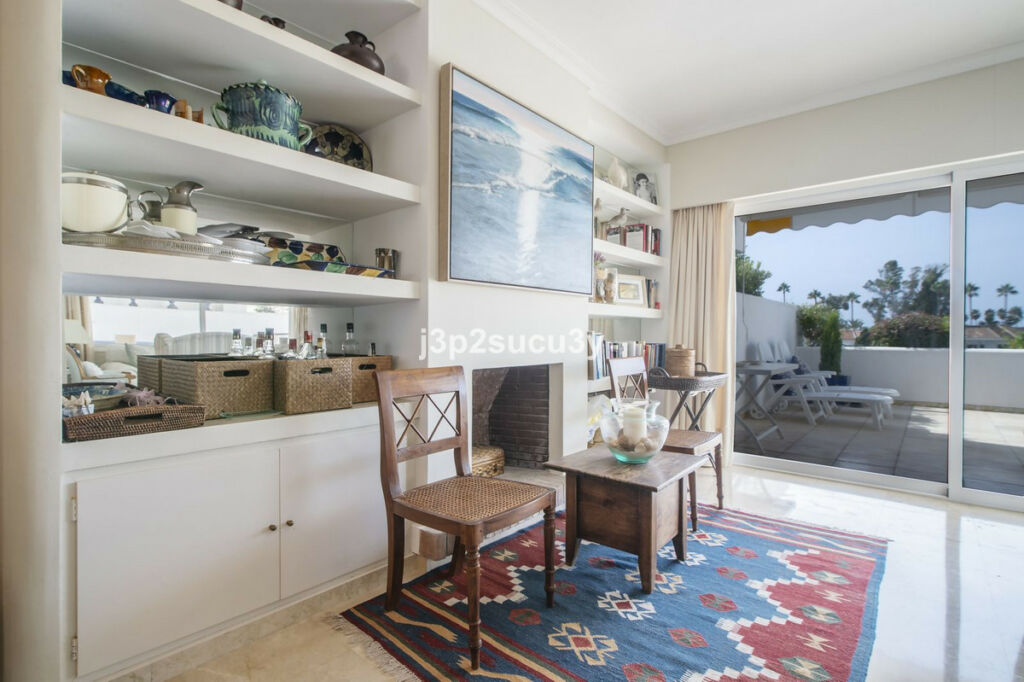 Middle Floor Apartment Guadalmina Baja Málaga - image 6