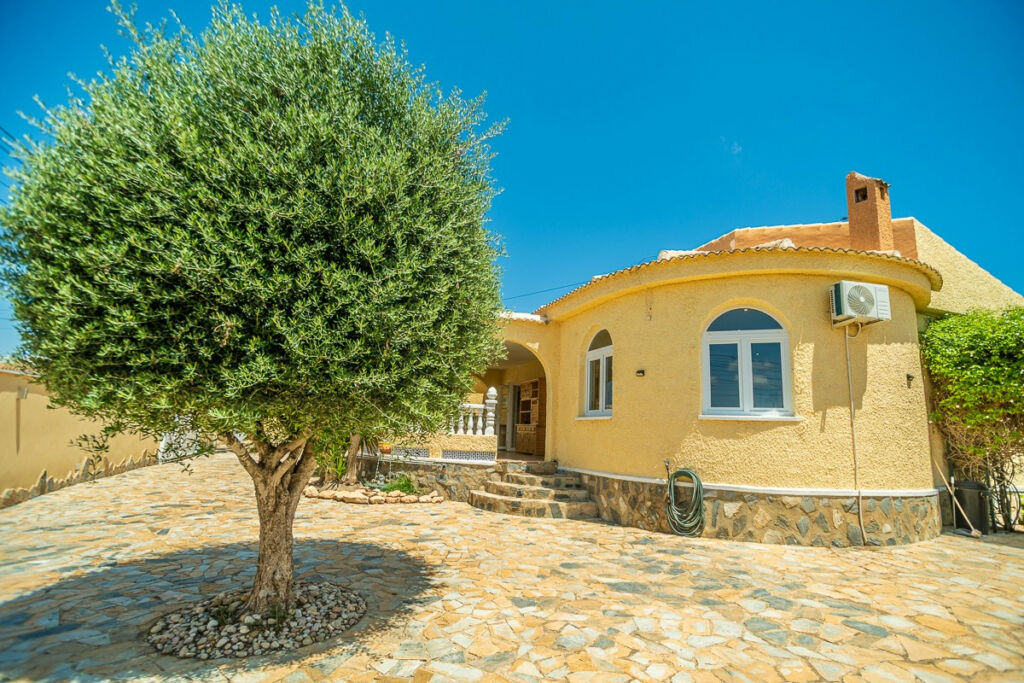 Detached Villa La Siesta Alicante - image 6