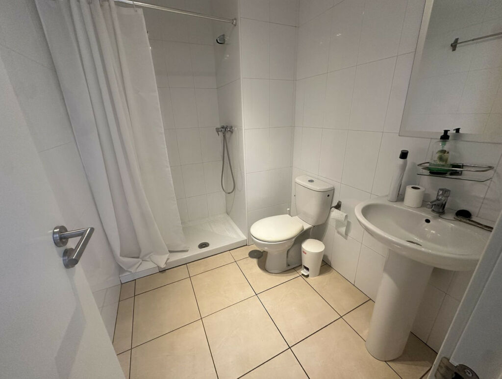 Middle Floor Apartment Nueva Andalucía Málaga - image 6