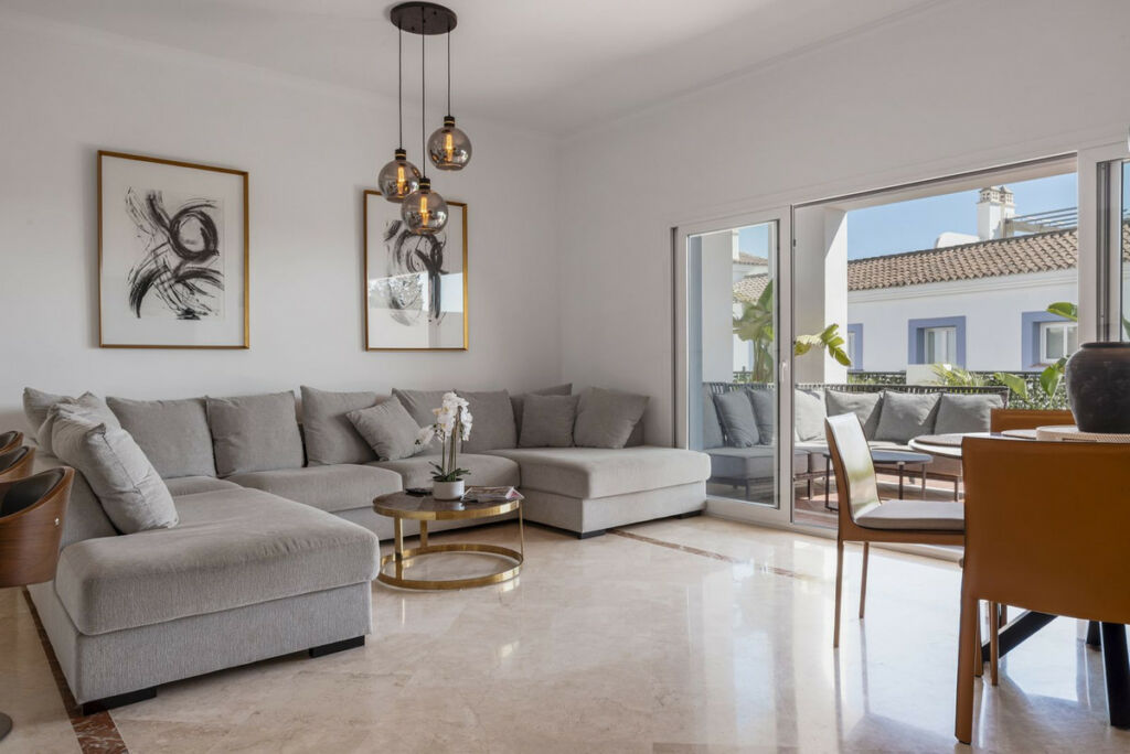 Ground Floor Apartment Benahavís Málaga - image 6
