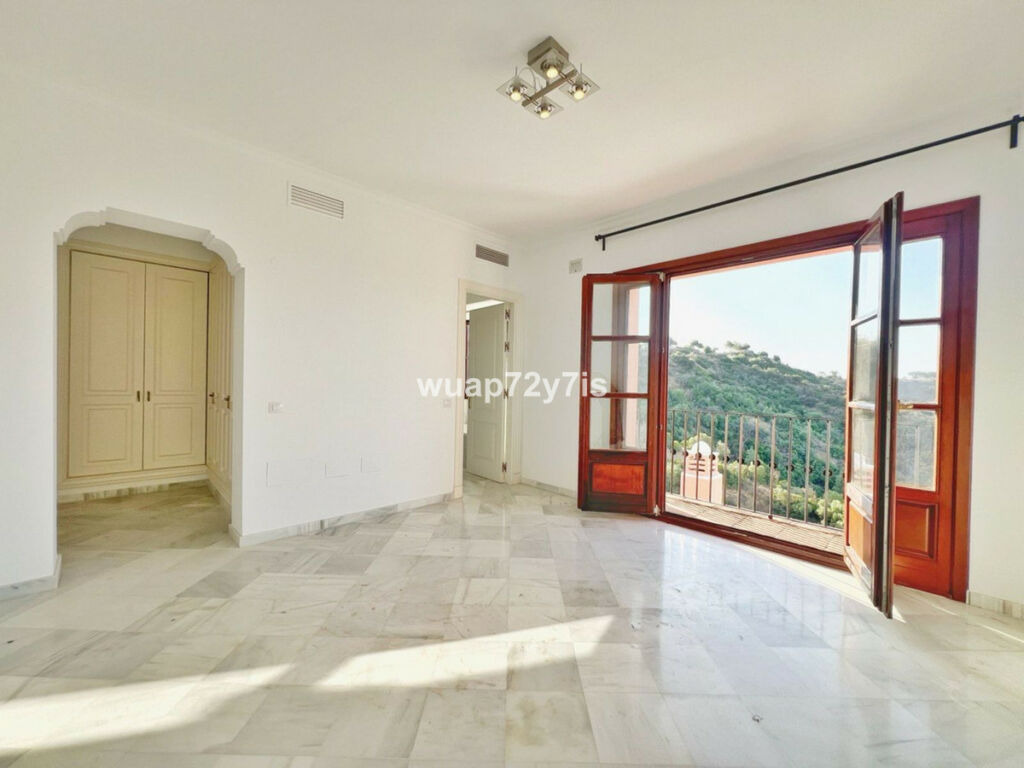 Semi-Detached House Benahavís Málaga - image 6