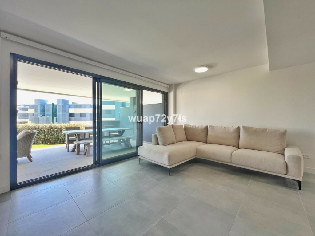 Ground Floor Apartment Selwo Málaga - image 6