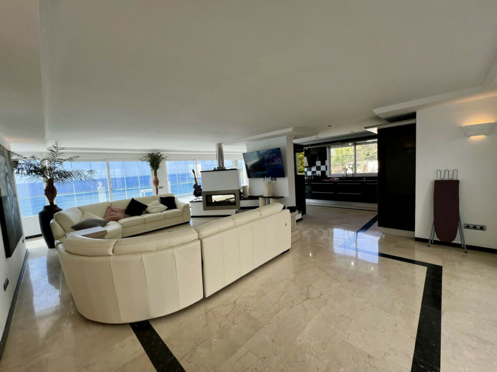 Detached Villa El Chaparral Málaga - image 6