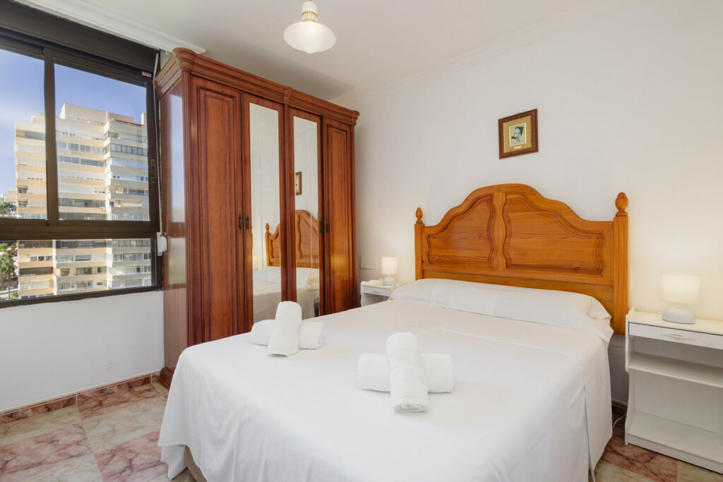 Middle Floor Apartment Playamar Málaga - image 6