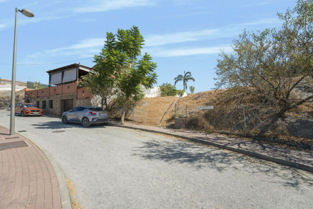 Residential Plot Almayate Málaga - image 9