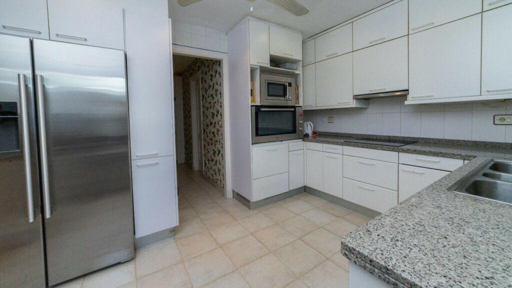 Detached Villa Sierra Blanca Málaga - image 6