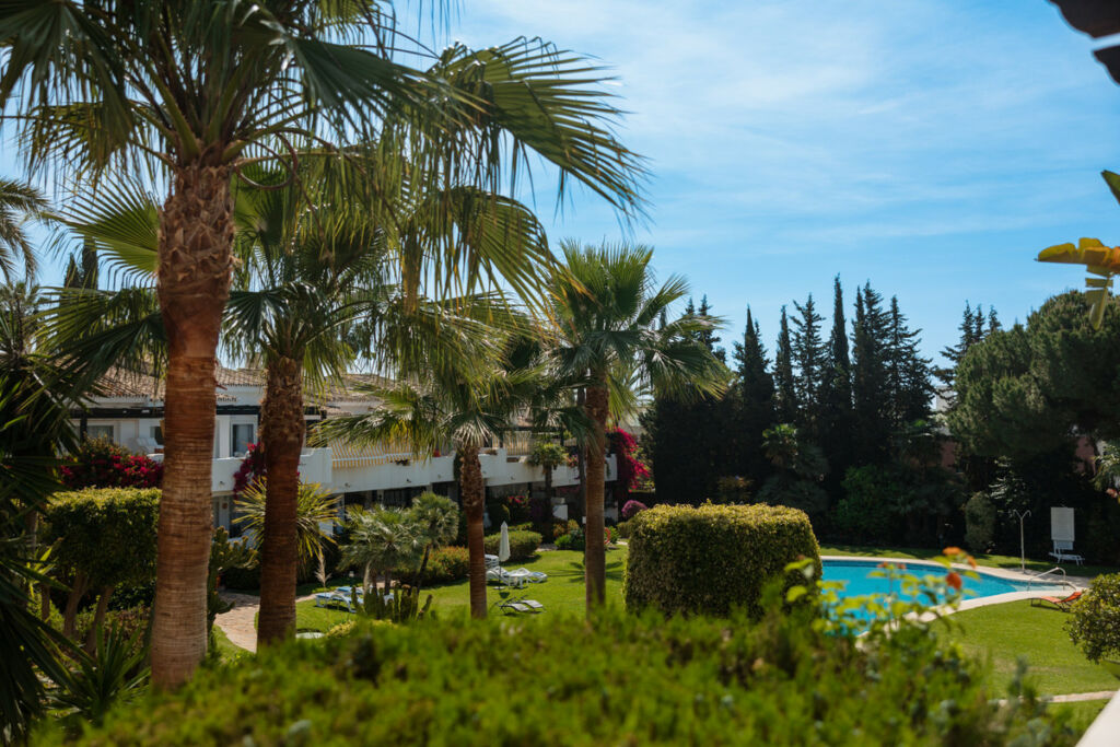 Middle Floor Apartment Sierra Blanca Málaga - image 6