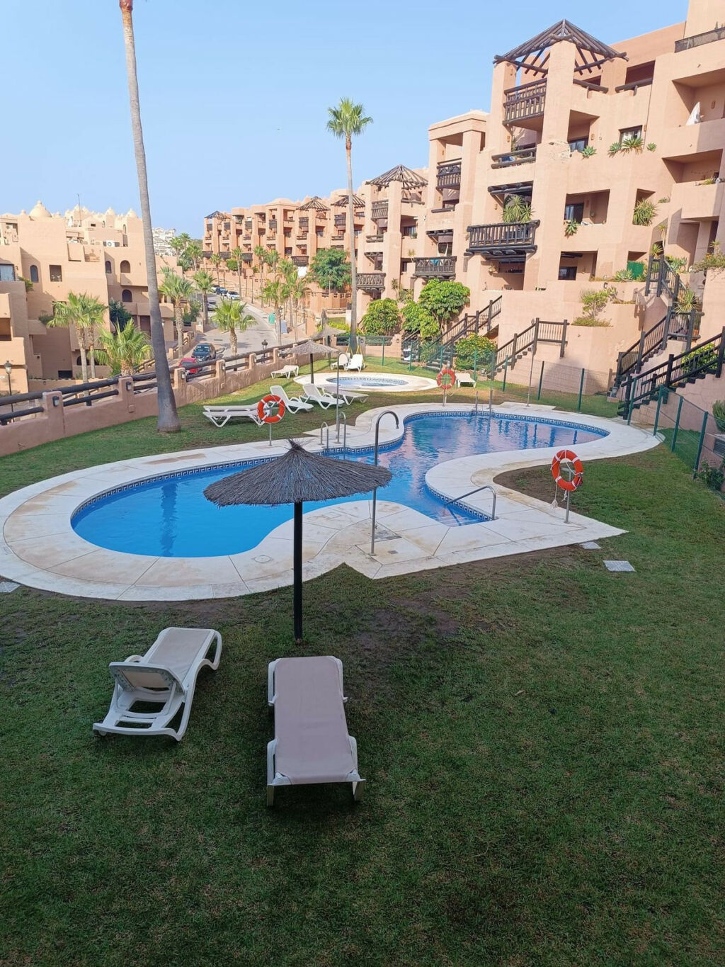 Middle Floor Apartment La Duquesa Málaga - image 6