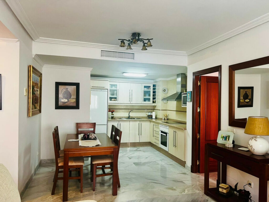Middle Floor Apartment Guaro Málaga - image 6