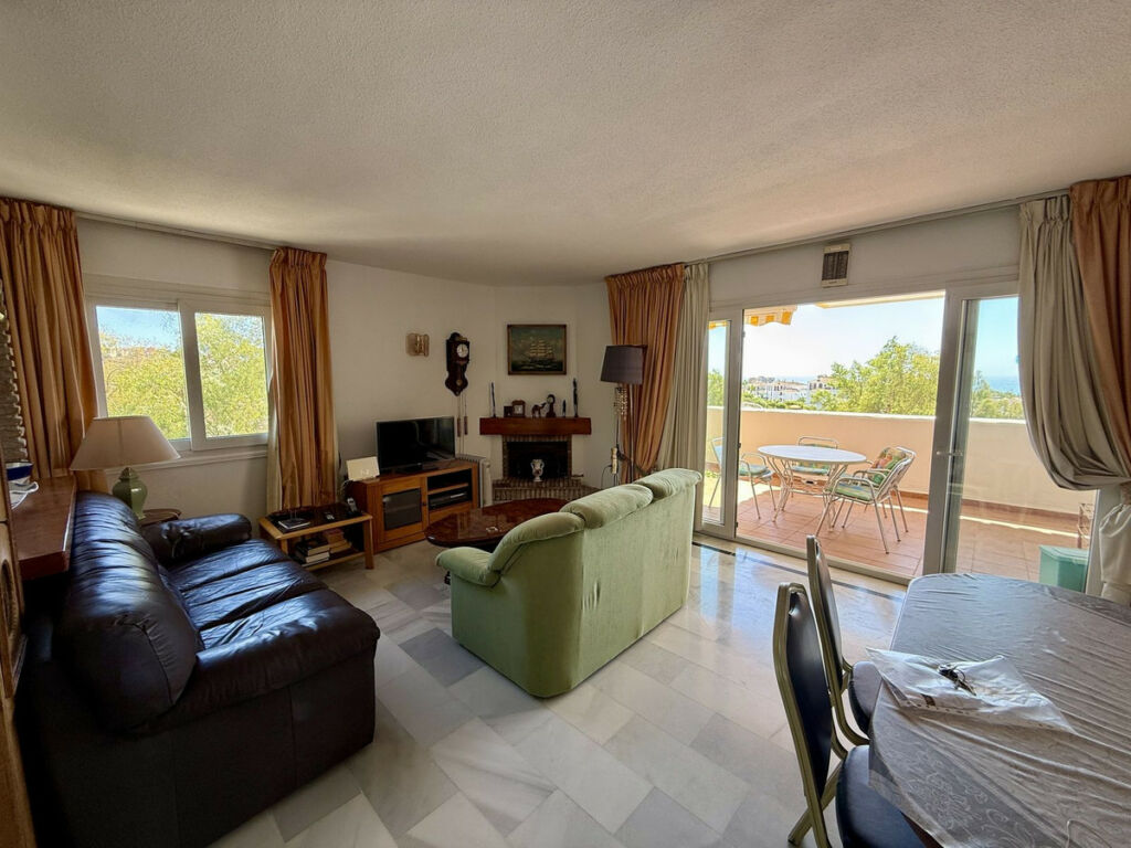 Penthouse Calahonda Málaga - image 6