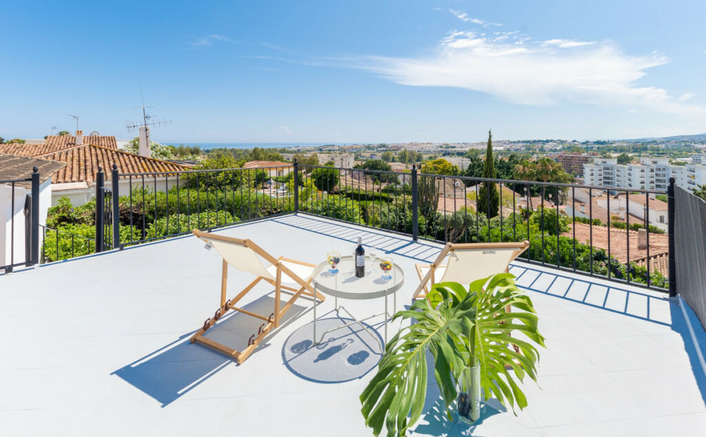 Detached Villa Nueva Andalucía Málaga - image 6