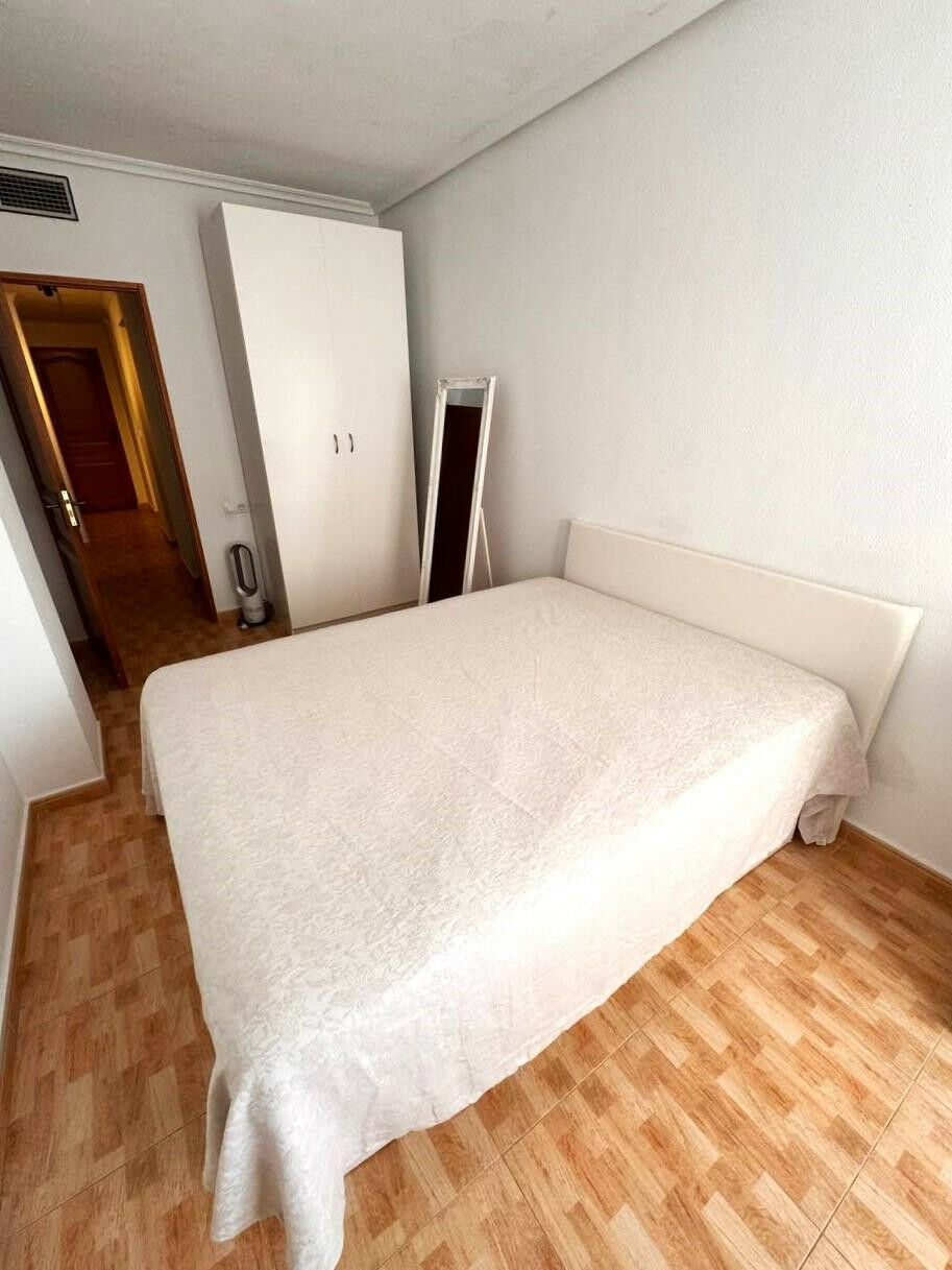 Middle Floor Apartment Playa de los Locos Alicante - image 6