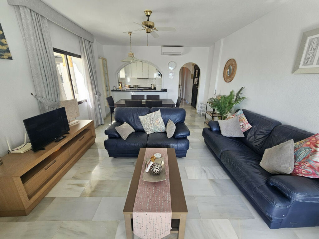 Middle Floor Apartment Calahonda Málaga - image 7