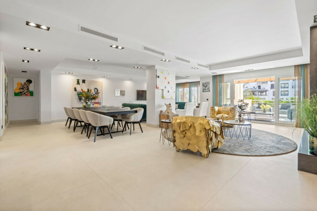 Middle Floor Apartment Puerto Banús Málaga - image 7