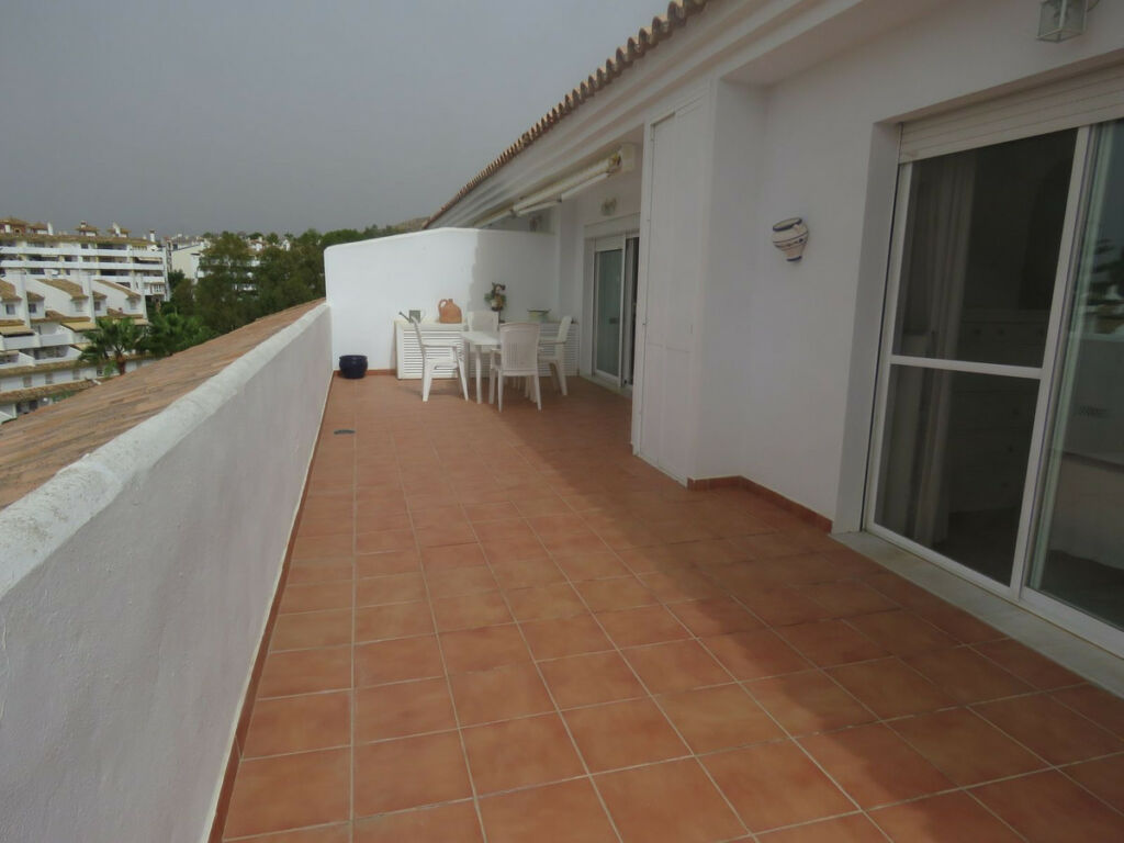 Penthouse Calahonda Málaga - image 6