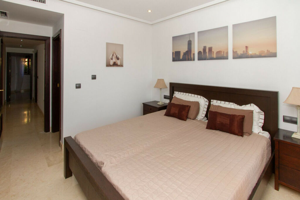 Ground Floor Apartment La Mairena Málaga - image 6