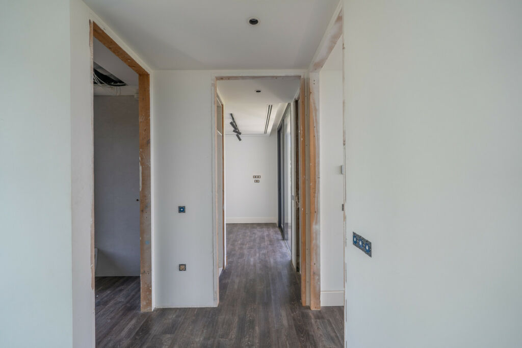 Detached Villa New Golden Mile Málaga - image 15