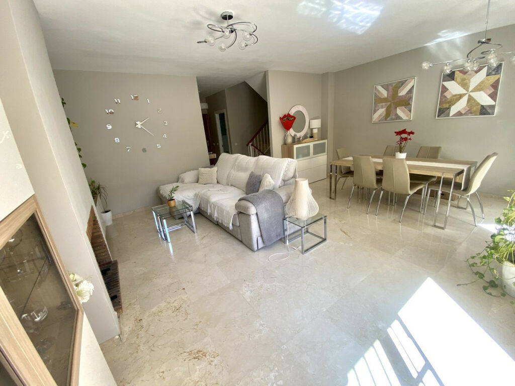Townhouse Estepona Málaga - image 6