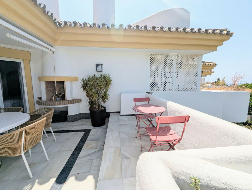 Penthouse Calahonda Málaga - image 5