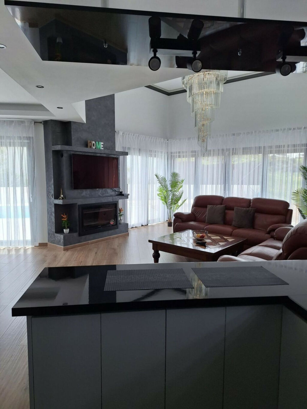 Detached Villa Estepona Málaga - image 6