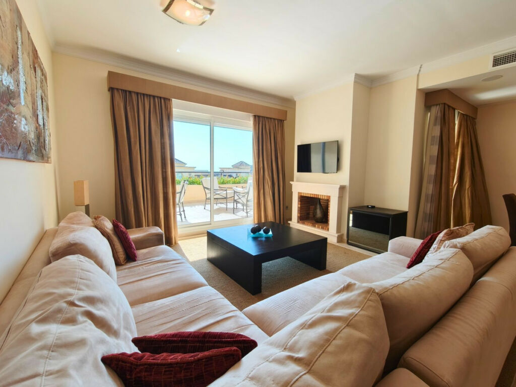 Middle Floor Apartment San Roque Club Cádiz - image 6