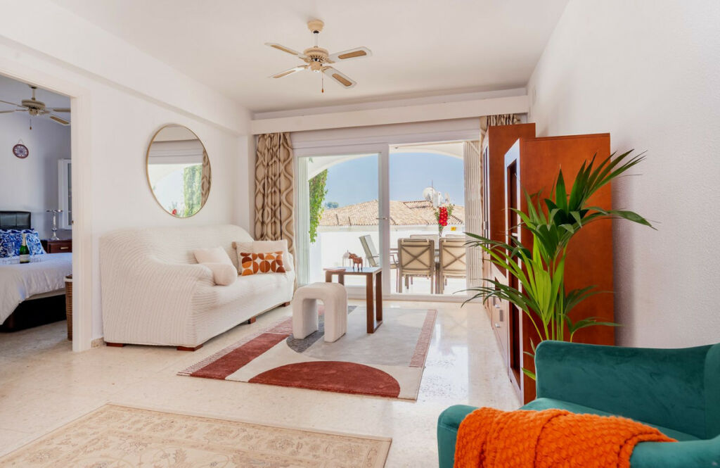 Ground Floor Apartment El Paraiso Málaga - image 6
