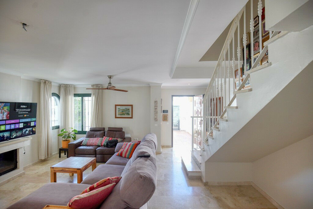 Detached Villa La Duquesa Málaga - image 6