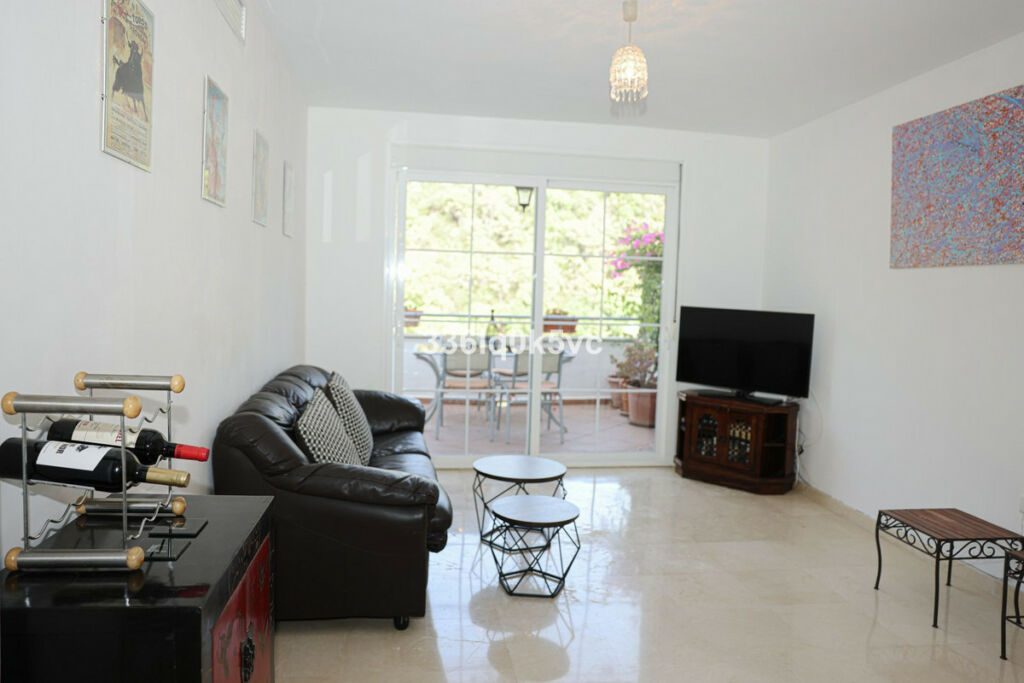 Top Floor Apartment Benahavís Málaga - image 6