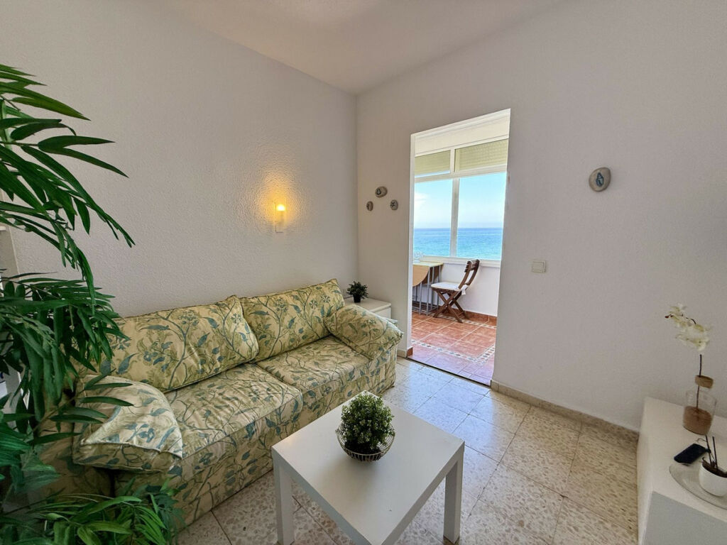 Middle Floor Apartment Calahonda Málaga - image 6