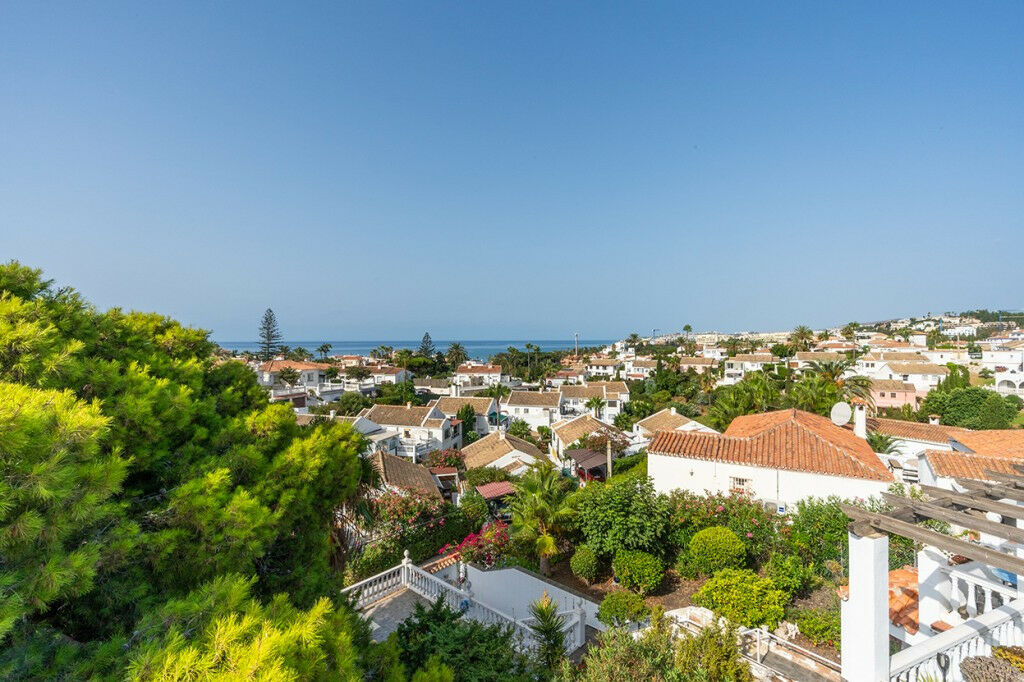 Detached Villa El Faro Málaga - image 6