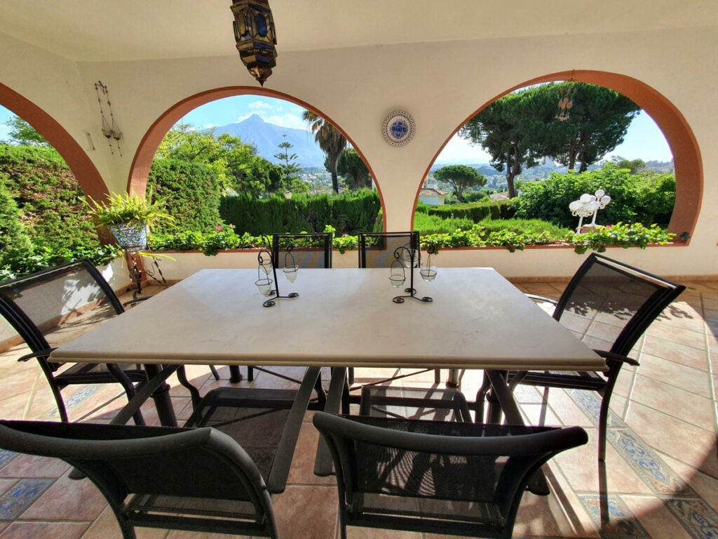 Detached Villa Nueva Andalucía Málaga - image 6