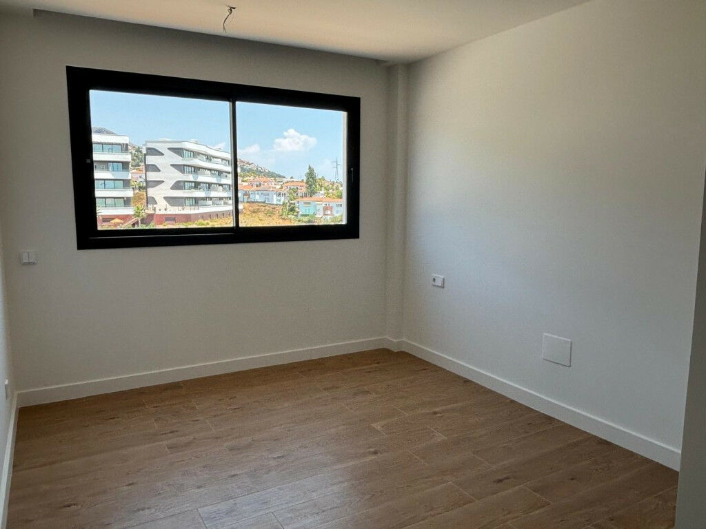 Middle Floor Apartment Fuengirola Málaga - image 6