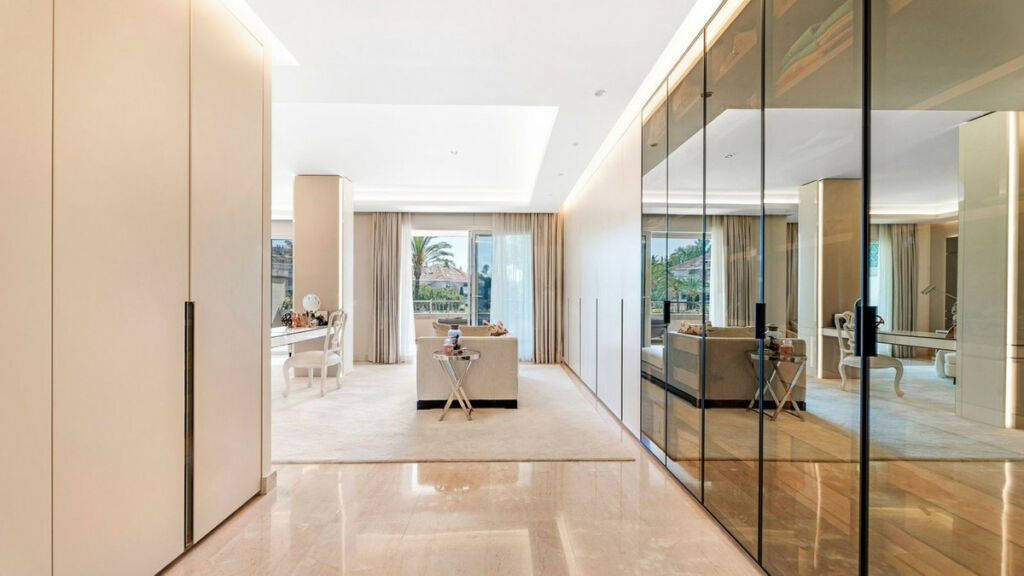 Middle Floor Apartment The Golden Mile Málaga - image 6