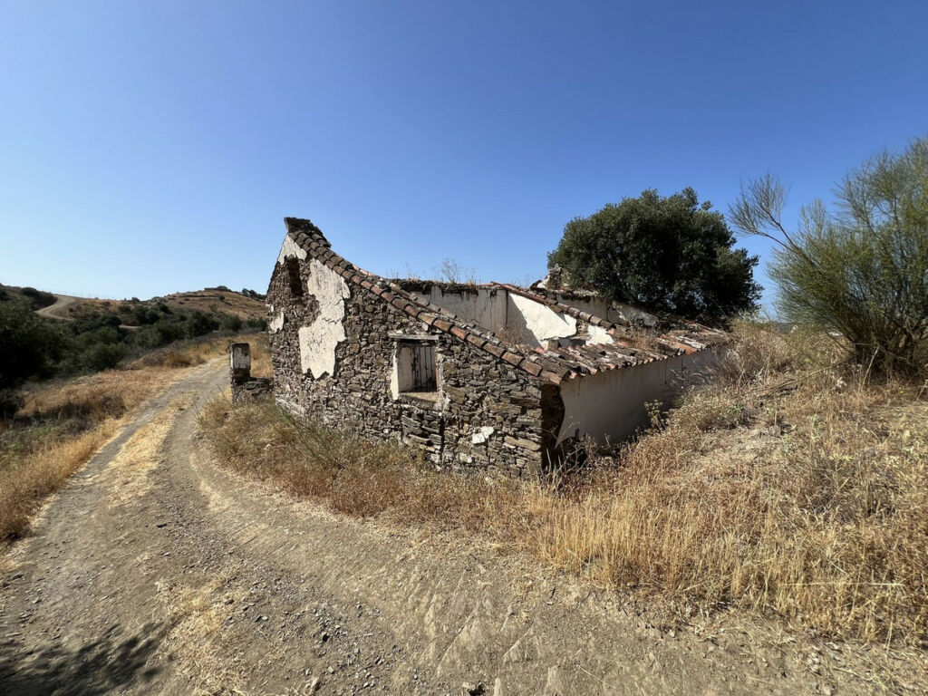Land with Ruin La Cala Málaga - image 6