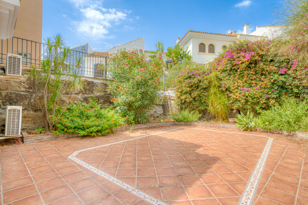 Townhouse Los Arqueros Málaga - image 6